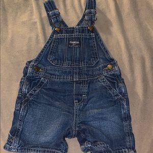 OshKosh B’gosh 18m shorts overalls